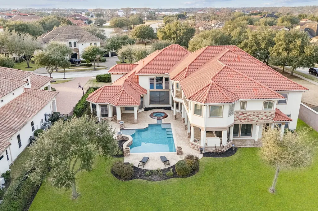 32 Miramar Heights Circle Sugar Land TX 77479