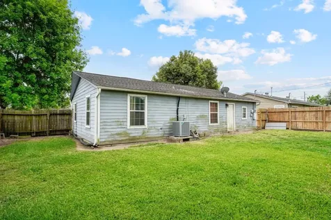 2113 Pickerton Drive Deer Park TX 77536
