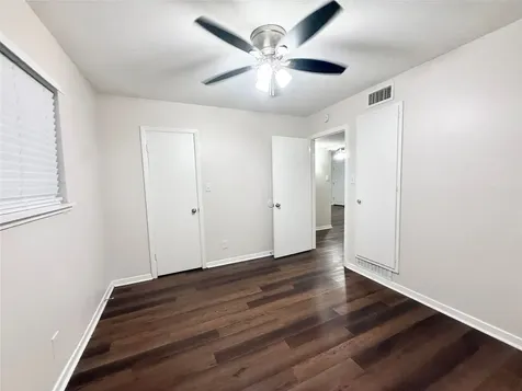 201 S Kaysie Street 23 Angleton TX 77515