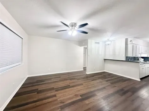 201 S Kaysie Street 23 Angleton TX 77515
