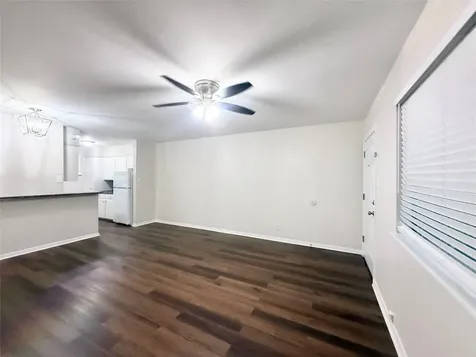 201 S Kaysie Street 23 Angleton TX 77515
