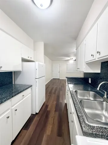 201 S Kaysie Street 23 Angleton TX 77515