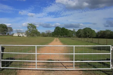 27134 Muckelroy Road Hempstead TX 77445
