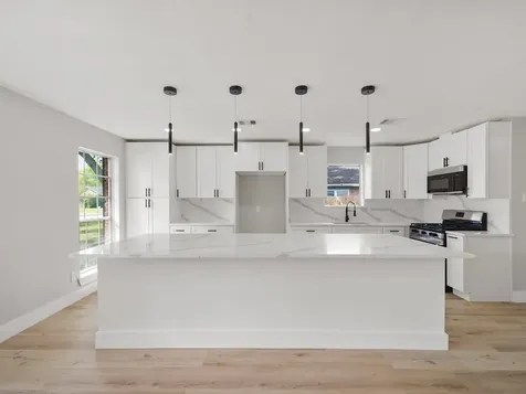 13906 Vinehill Drive Sugar Land TX 77498