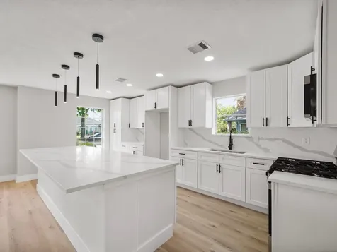 13906 Vinehill Drive Sugar Land TX 77498