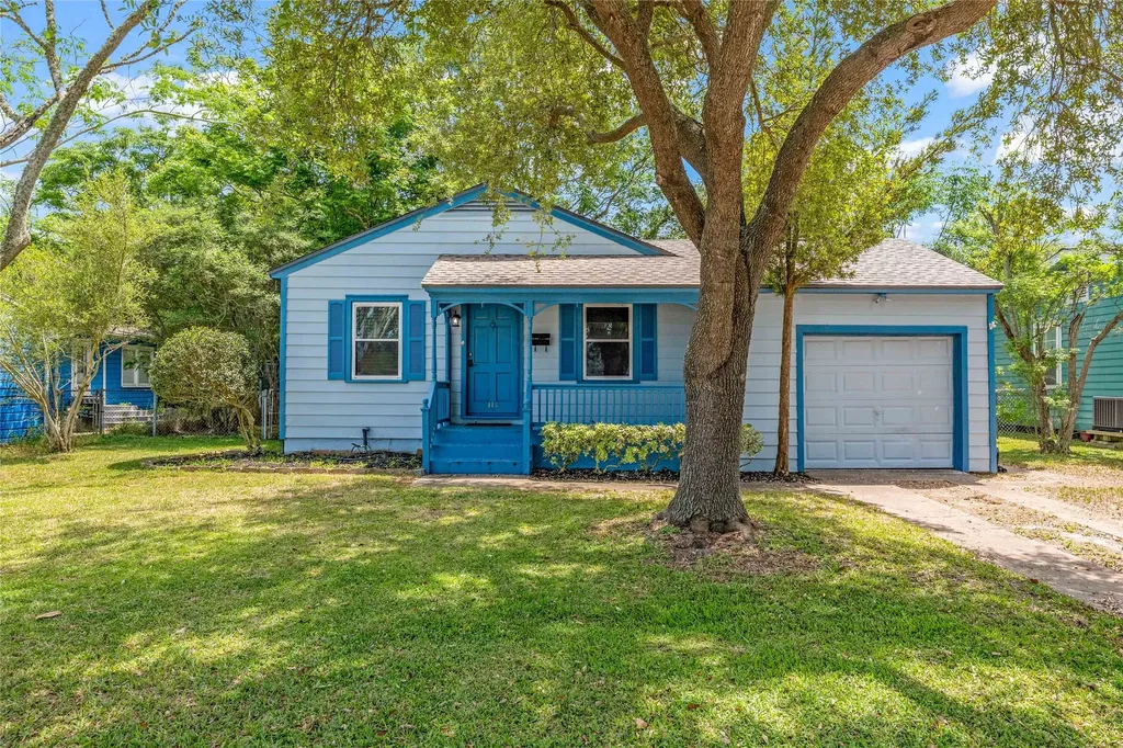 115 Whiting Street Galveston TX 77550