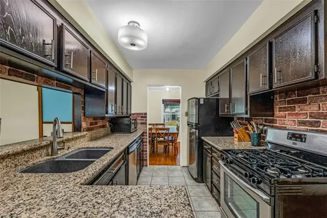 115 Whiting Street Galveston TX 77550