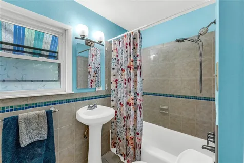 115 Whiting Street Galveston TX 77550