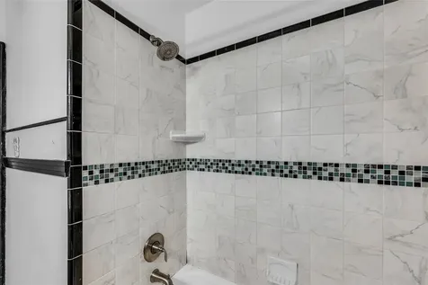 115 Whiting Street Galveston TX 77550