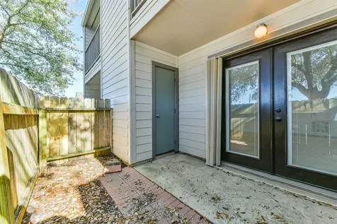 3220 69th Street B-4 Galveston TX 77551