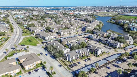 3220 69th Street B-4 Galveston TX 77551