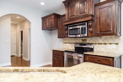 124 Lakeway Lane Longview TX 75604