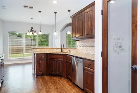 124 Lakeway Lane Longview TX 75604
