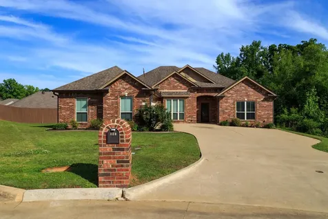 124 Lakeway Lane Longview TX 75604