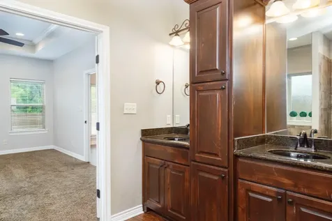 124 Lakeway Lane Longview TX 75604
