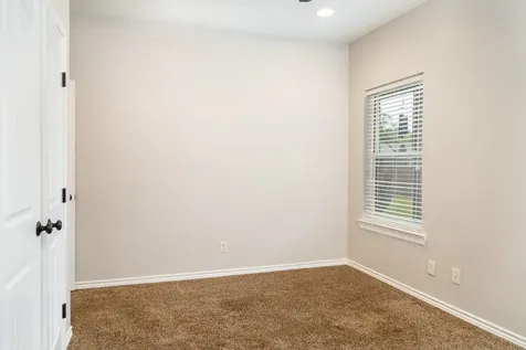 124 Lakeway Lane Longview TX 75604