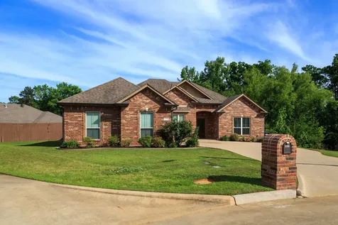 124 Lakeway Lane Longview TX 75604