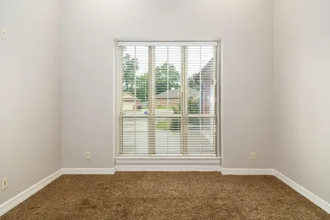 124 Lakeway Lane Longview TX 75604