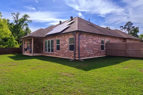 124 Lakeway Lane Longview TX 75604