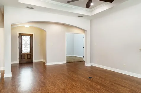 124 Lakeway Lane Longview TX 75604