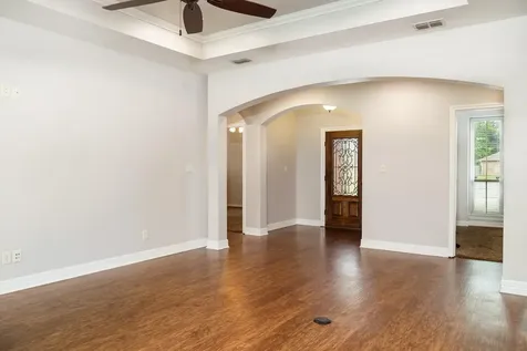 124 Lakeway Lane Longview TX 75604