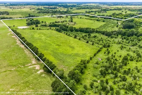 5233 County Road 106 Caldwell TX 77836