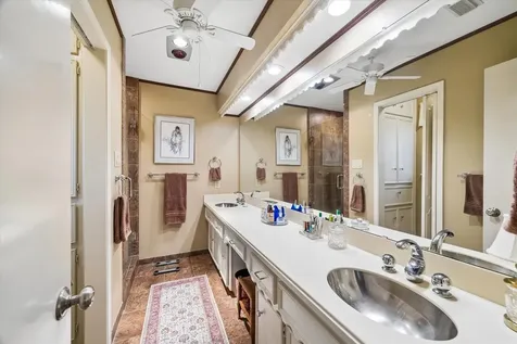 1926 Twin Springs Kingwood TX 77339