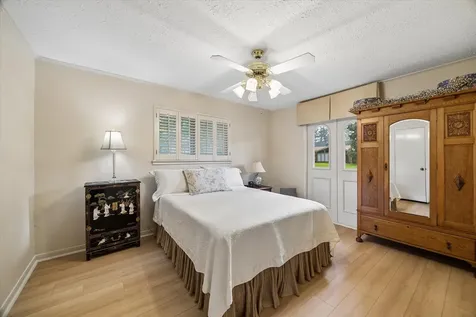 1926 Twin Springs Kingwood TX 77339