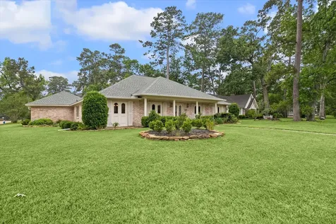 1926 Twin Springs Kingwood TX 77339