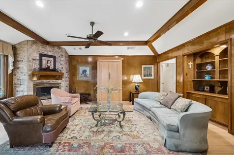 1926 Twin Springs Kingwood TX 77339