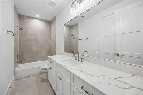 1524 W 21st Street Houston TX 77008
