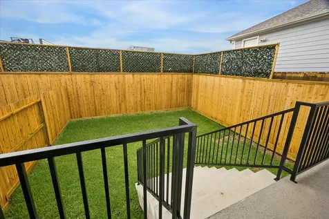 1524 W 21st Street Houston TX 77008