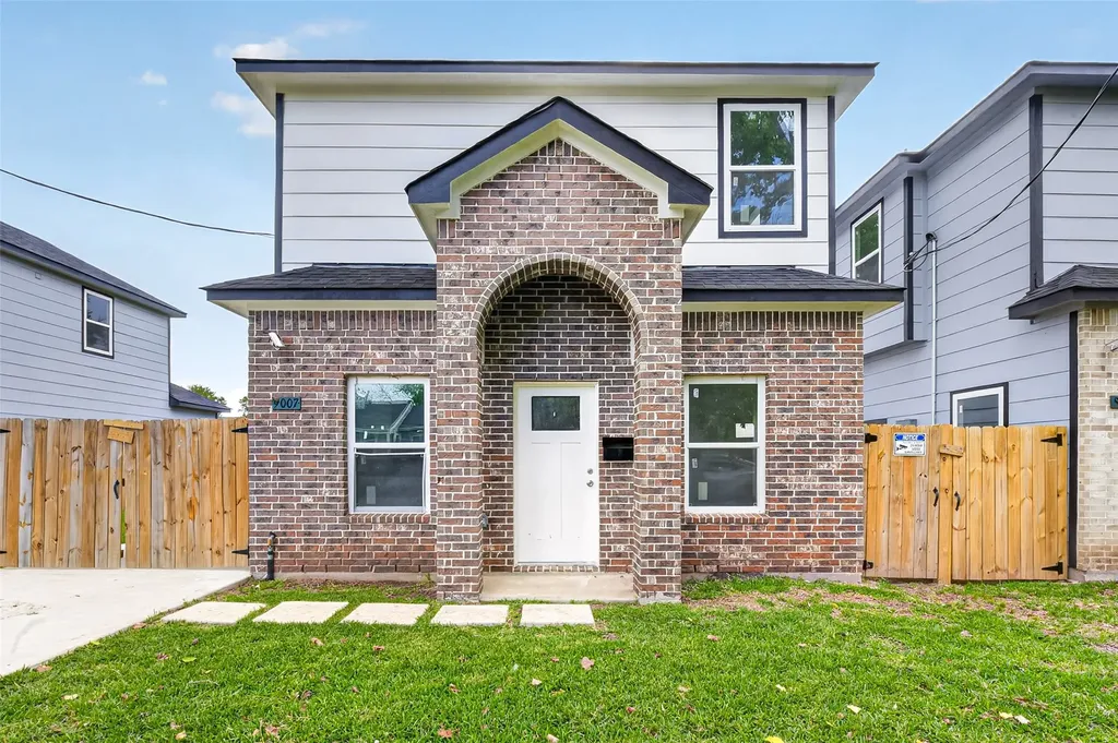 9009 Hilda Street Houston TX 77033