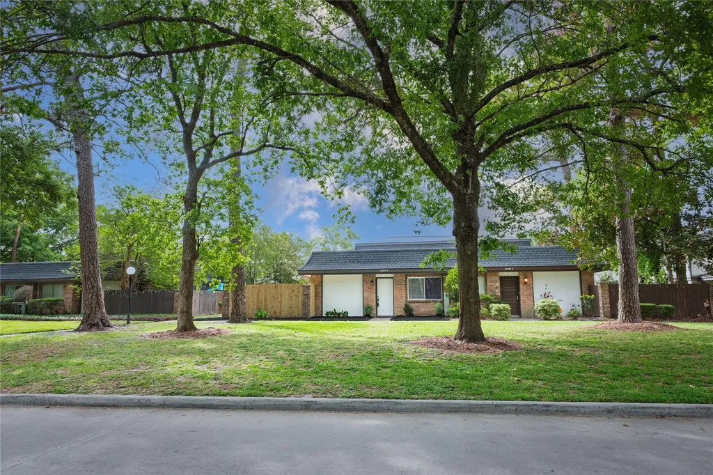 12054 Mighty Oak Drive A Houston TX 77066