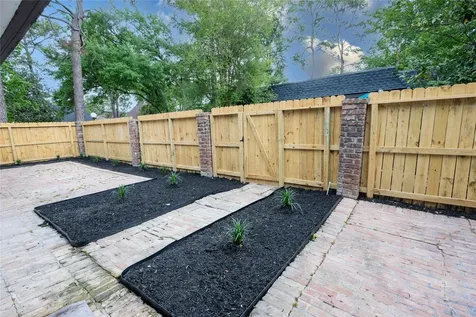 12054 Mighty Oak Drive A Houston TX 77066