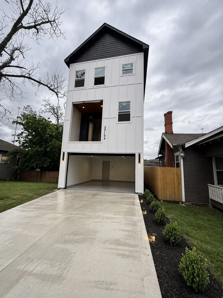 2210 Brackenridge Street Houston TX 77026