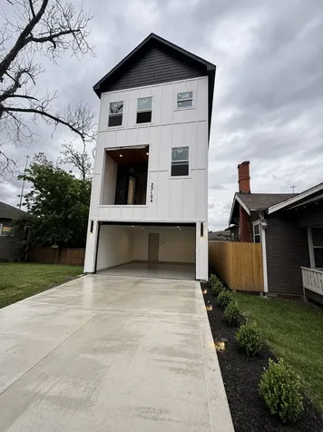 2210 Brackenridge Street Houston TX 77026