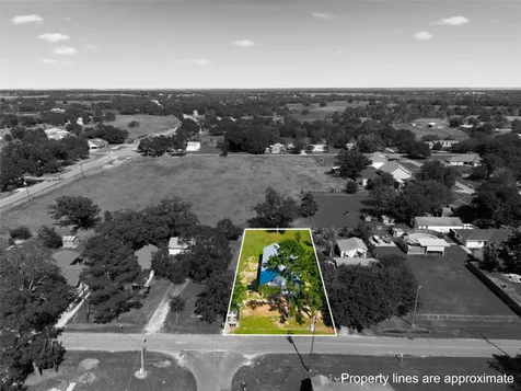 204 S Anderson Street Bremond TX 76629