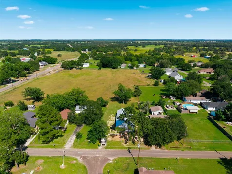 204 S Anderson Street Bremond TX 76629