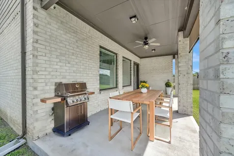 98 Dorado Drive Friendswood TX 77546