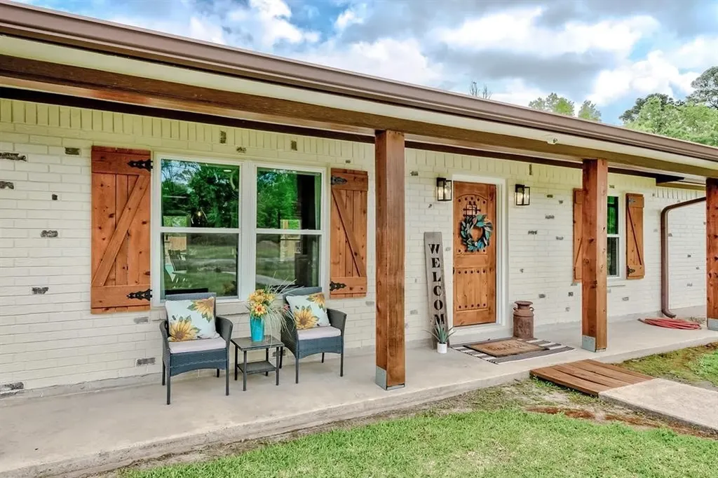 2363 Twin Oaks Orange TX 77630