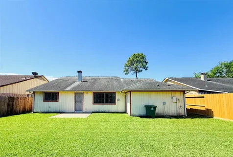 12074 Fairpoint Drive Houston TX 77099