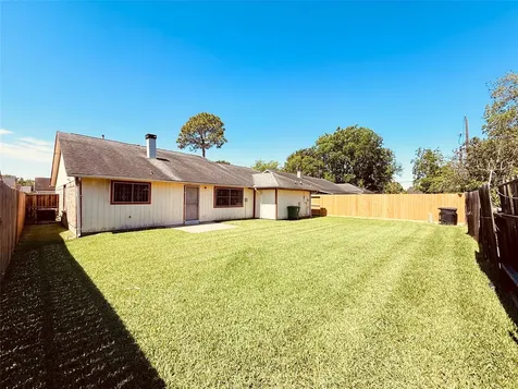 12074 Fairpoint Drive Houston TX 77099