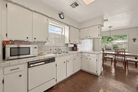 9235 Sharpview Drive Houston TX 77036