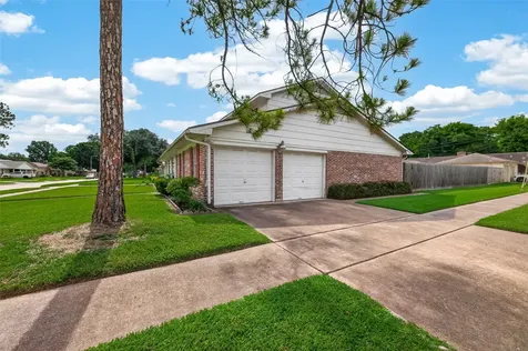 9235 Sharpview Drive Houston TX 77036