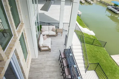 10736 S Lake Mist Lane Willis TX 77318