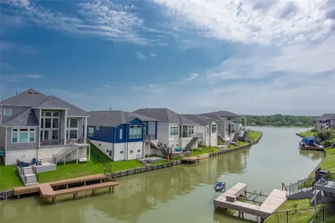 10736 S Lake Mist Lane Willis TX 77318