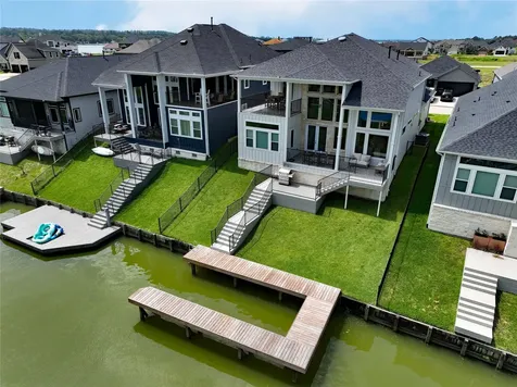 10736 S Lake Mist Lane Willis TX 77318