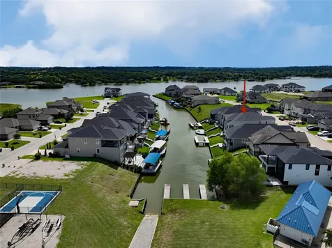 10736 S Lake Mist Lane Willis TX 77318
