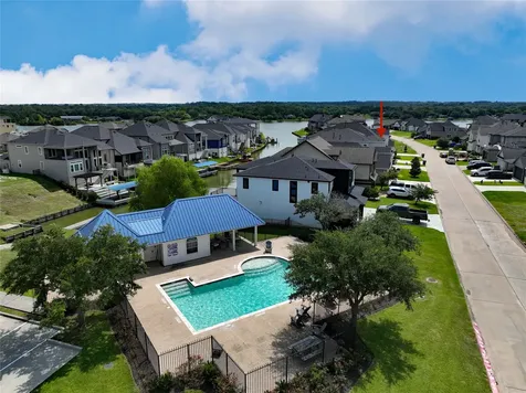 10736 S Lake Mist Lane Willis TX 77318